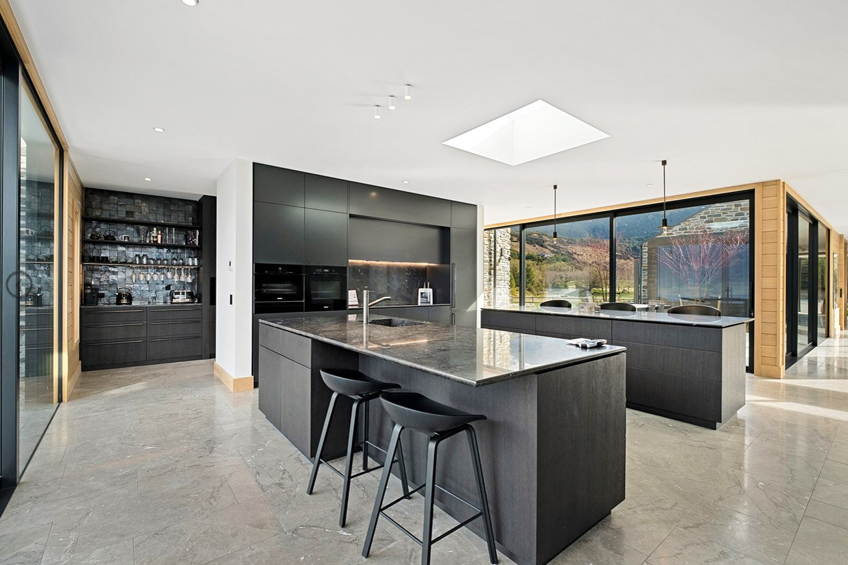 Closeburn Lodge kitchen Queenstown MBA AWARD 2020 kitchen v2